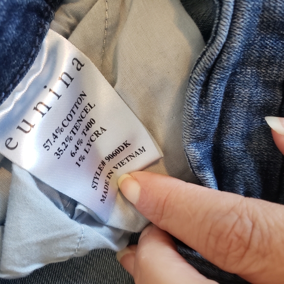 Eunina Jeans Greta. Mid Rise. Skinny. Size 3 - Picture 5 of 7